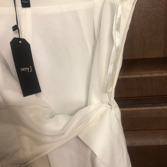 WHITE & BLACK PLEATED SKORT - Picture 4 of 4